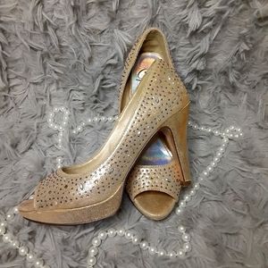 Women's high heeled shoes